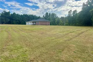 634 Dallas Rd, Lumberton, NC 28358 - Photo 2