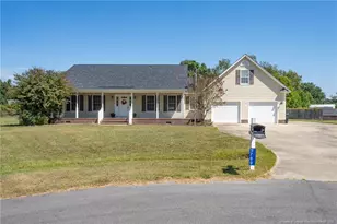 5700 Trotter Ct, Hope Mills, NC 28348 - Photo 2