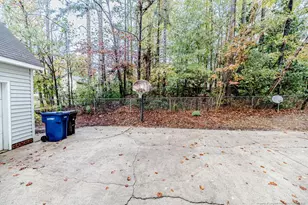 2043 Plantation Dr, Sanford, NC 27330 - Photo 2