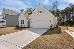 4538 Bunkers Bay Ln, Hope Mills, NC 28371 - Photo 2