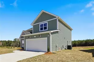 1736 Man-O-War Dr, Hope Mills, NC 28348 - Photo 2