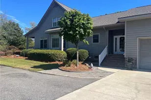 1302 Oakridge Blvd, Lumberton, NC 28358 - Photo 4