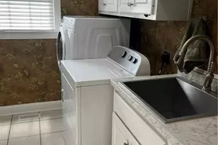 1302 Oakridge Blvd, Lumberton, NC 28358 - Photo 16