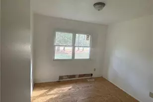 415 Brockington Rd, Fairmont, NC 28340 - Photo 8