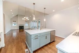 401 Bridgewater Dr, Sanford, NC 27330 - Photo 6