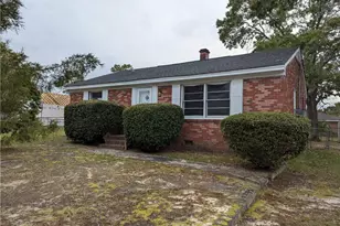 307 Elaine St, Spring Lake, NC 28390 - Photo 2