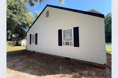 110 E McNeill Drive, Red Springs, NC 28377 - Photo 2