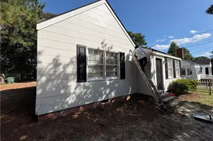 110 E McNeill Dr, Red Springs, NC 28377 - Photo 4