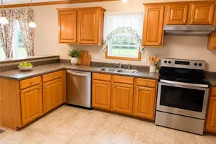 387 Bourbon St, Lumberton, NC 28358 - Photo 8