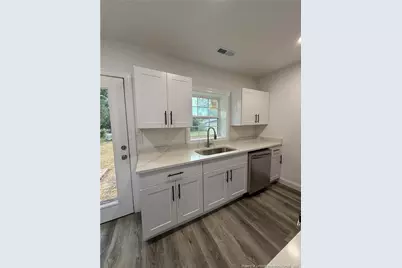 206 E Prospect Avenue, Raeford, NC 28376 - Photo 4