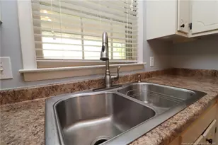 4909 Auburn Rd, Raleigh, NC 27609 - Photo 10