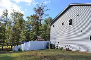 114 Sutherland Rd, Sanford, NC 27330 - Photo 16