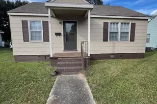 509 E 15th St, Lumberton, NC 28358 - Photo 1