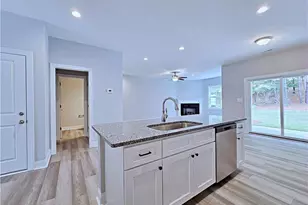 942 Kensington Park Rd, Fayetteville, NC 28311 - Photo 16