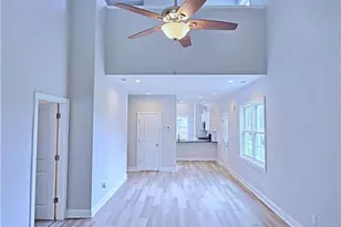 946 Kensington Park Rd, Fayetteville, NC 28311 - Photo 8