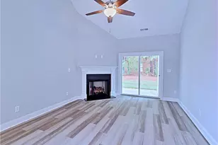 946 Kensington Park Rd, Fayetteville, NC 28311 - Photo 6