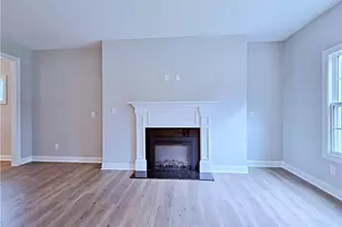 425 Shawcroft Rd, Fayetteville, NC 28311 - Photo 8