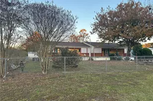 1410 Split Rail Dr, Parkton, NC 28371 - Photo 2