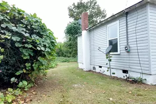 64 Beck St, Red Springs, NC 28377 - Photo 8