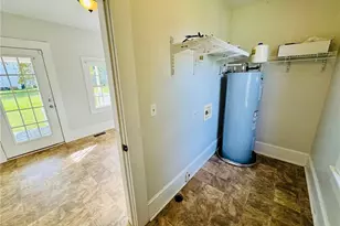 907 Caldwell St, Lumberton, NC 28358 - Photo 12