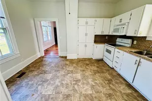 907 Caldwell St, Lumberton, NC 28358 - Photo 8