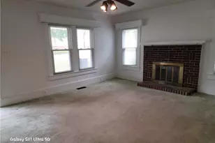 209 E Elwood Ave, Raeford, NC 28376 - Photo 4