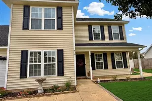 626 Fairfield Cir, Raeford, NC 28376 - Photo 2