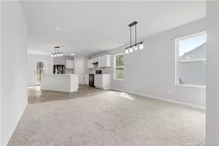 191 Mildred Wy, Aberdeen, NC 28315 - Photo 4