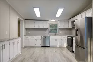 136 Deer Stand Dr, Lumberton, NC 28358 - Photo 8