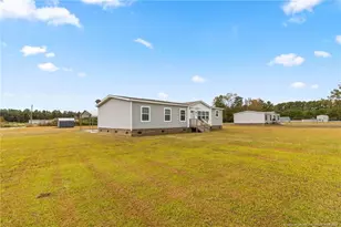 28 Galloway Dr, Lumberton, NC 28358 - Photo 2