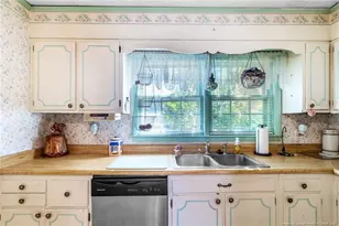 825 Fresno Dr, Fayetteville, NC 28303 - Photo 6