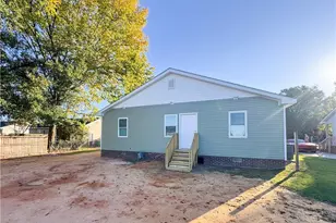 3601 Cliffridge Dr, Lumberton, NC 28358 - Photo 36