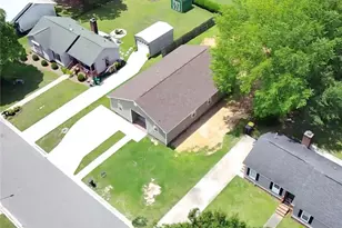 3601 Cliffridge Dr, Lumberton, NC 28358 - Photo 8