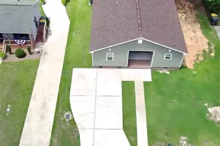 3601 Cliffridge Dr, Lumberton, NC 28358 - Photo 6