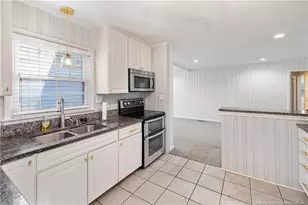 2527 Huntington Rd, Fayetteville, NC 28303 - Photo 12