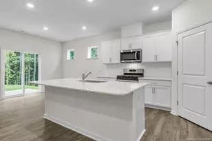 1046 Misty Creek Dr, Aberdeen, NC 28315 - Photo 6