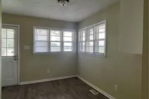 405 Chavis St, Pembroke, NC 28372 - Photo 2