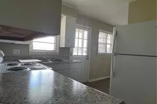 405 Chavis St, Pembroke, NC 28372 - Photo 6