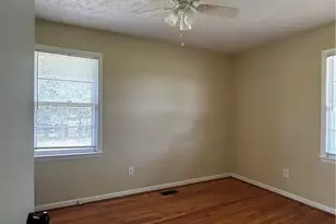 405 Chavis St, Pembroke, NC 28372 - Photo 4