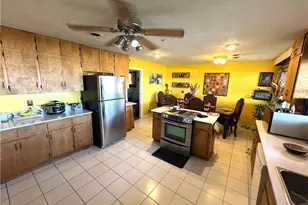 310 Old Hertford Ln, Spring Lake, NC 28390 - Photo 6