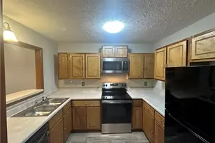 1202 Huntsman Ct, Fayetteville, NC 28303 - Photo 8