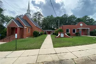 398 Trinity Dr, Fayetteville, NC 28301 - Photo 1