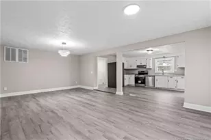 2302 Odom Rd, Hope Mills, NC 28348 - Photo 2