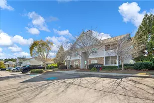 321 Gallery Dr, Spring Lake, NC 28390 - Photo 2