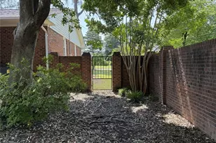 307 Westfield Dr, Dunn, NC 28334 - Photo 2