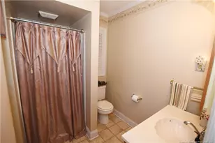 401 W 33 St, Lumberton, NC 28358 - Photo 28