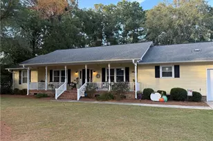 3057 Westminster Rd, Lumberton, NC 28360 - Photo 2