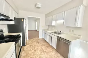 4324 Falls Dr, Hope Mills, NC 28348 - Photo 4