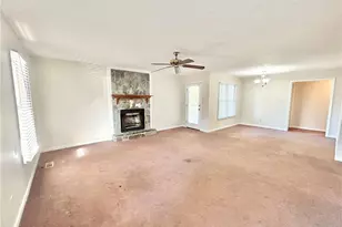 4324 Falls Dr, Hope Mills, NC 28348 - Photo 2