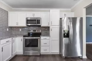 211 Chesters Rd, Roseboro, NC 28382 - Photo 6